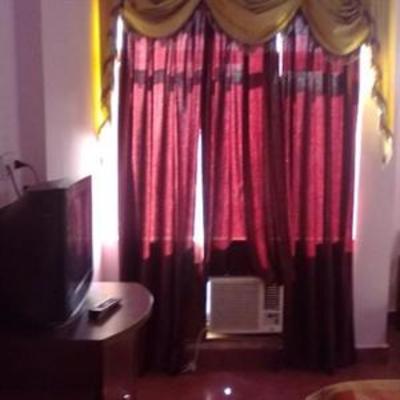 фото отеля Hotel Tara Deluxe
