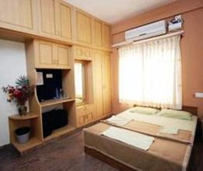 фото отеля Hallmark Apartments