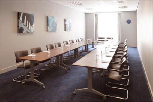 фото отеля Holiday Inn Express Birmingham - Snow Hill