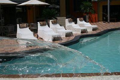 фото отеля Africa Centre Airport Leisure Hotel & Guest Lodge