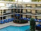 фото отеля Beverly Hills Plaza Hotel