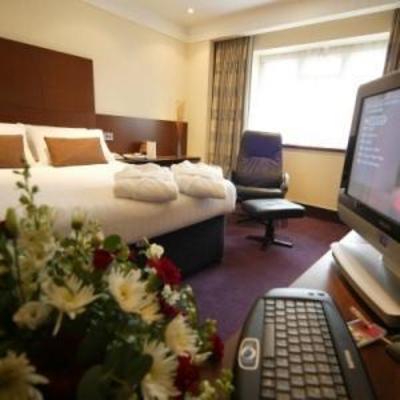фото отеля Ramada Hotel Guildford Leatherhead East Horsley