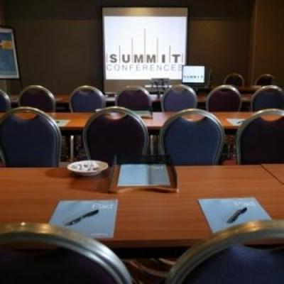 фото отеля Ramada Hotel Guildford Leatherhead East Horsley