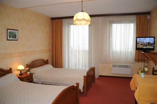 фото отеля Hotel Parc des Cigognes