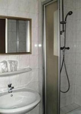 фото отеля Hotel Monopol Hilden