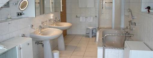 фото отеля Hotel Rosenheim Schwentinental