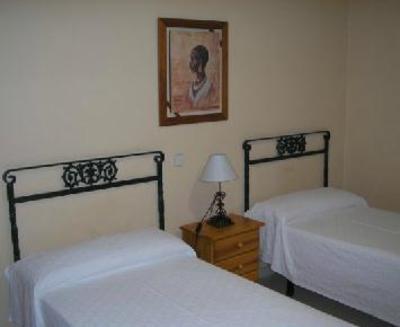 фото отеля Hostal DS Velilla de San Antonio