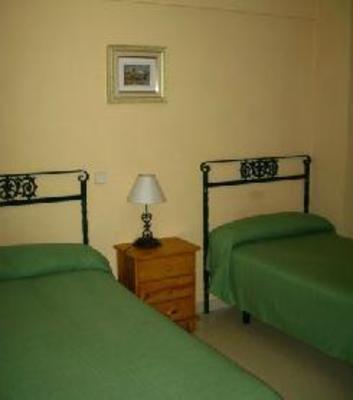 фото отеля Hostal DS Velilla de San Antonio