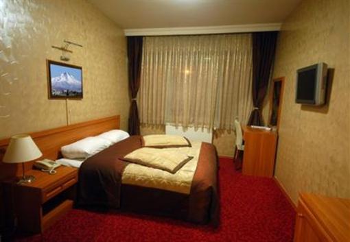 фото отеля Grand Ulger Hotel