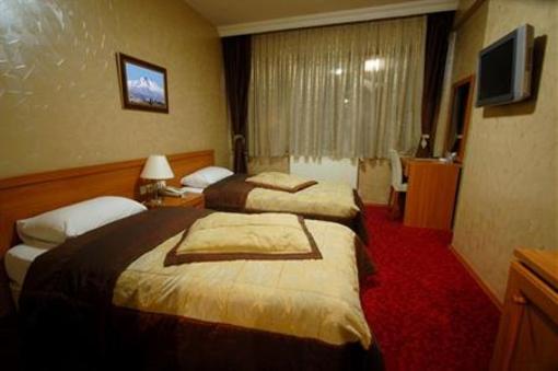 фото отеля Grand Ulger Hotel