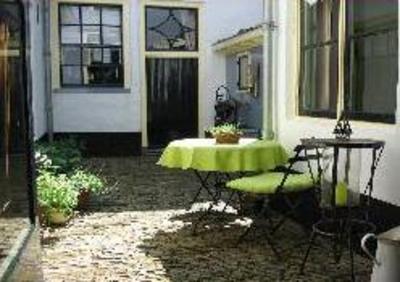 фото отеля Bed & Breakfast Beekstraat Elburg