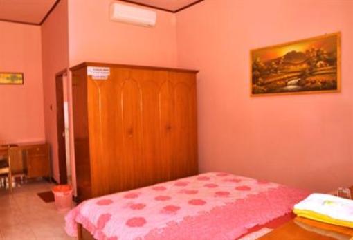 фото отеля Losmen Tjabe Merah Hotel Mataram