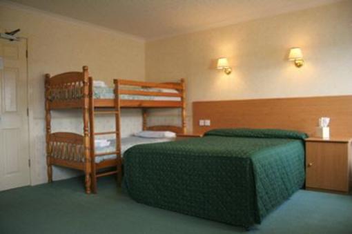 фото отеля Urquhart Caledonian Hotel