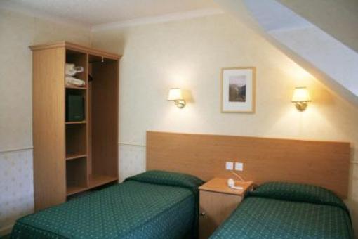 фото отеля Urquhart Caledonian Hotel