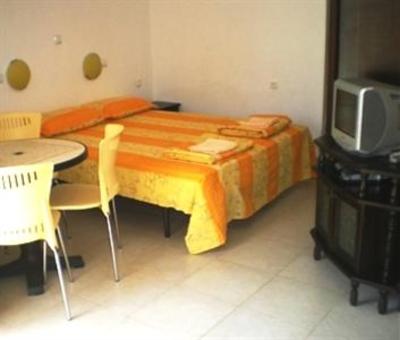 фото отеля Nightingale Beach Apartments