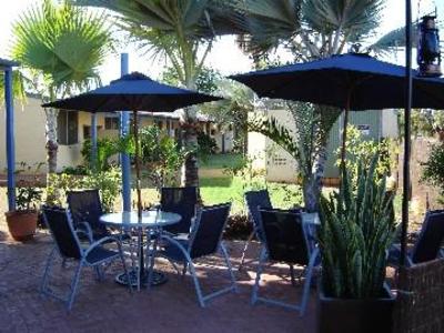 фото отеля Tropicana Inn Broome