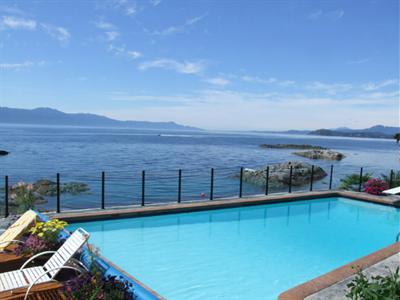 фото отеля Burchill's B&B by the Sea