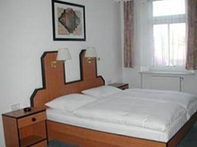 фото отеля Apart-Hotel Pension Taucha