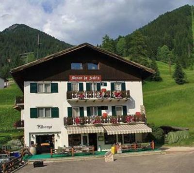 фото отеля Majon de Sabin Bed & Breakfast Pozza di Fassa