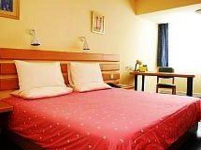 фото отеля Home Inn (Wuhan Xinhua Xia Road)