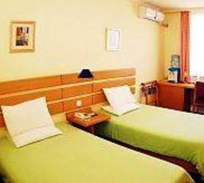 фото отеля Home Inn (Wuhan Xinhua Xia Road)