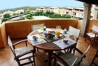фото отеля Residence Il Borgo Loiri Porto San Paolo
