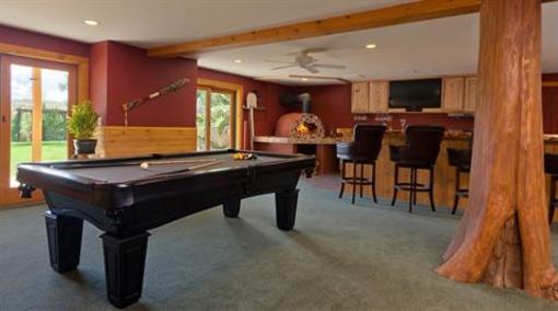 фото отеля Bear Mountain Bed And Breakfast Lodge