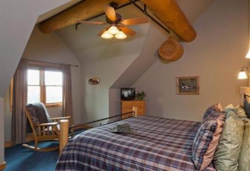 фото отеля Bear Mountain Bed And Breakfast Lodge