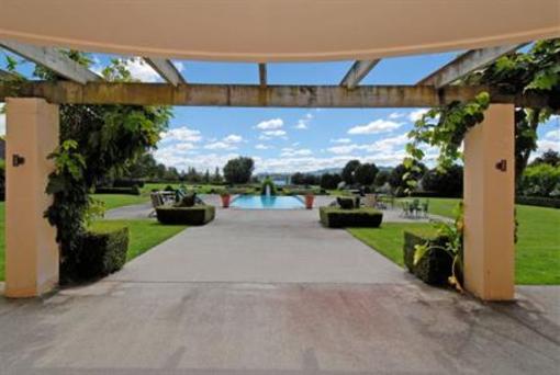 фото отеля Maungatautari Lodge