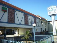Oak Tree Motel