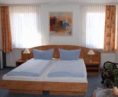 фото отеля Hotel Zur Traube Idstein