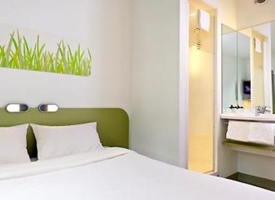 фото отеля Ibis Budget Chatellerault