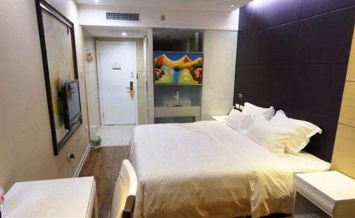 фото отеля Yichang Licheng Shuijing Hotel