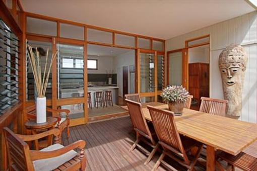 фото отеля Akuna Beach House Byron Bay