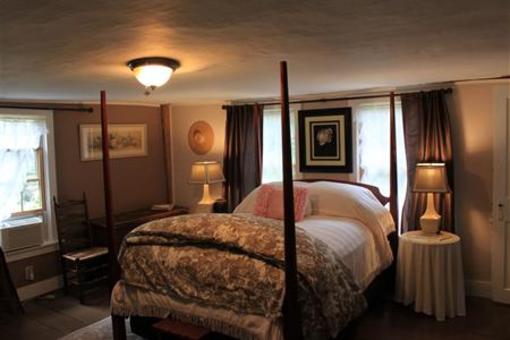 фото отеля Roseledge Country Inn