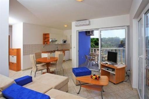 фото отеля Aparthotel Marina Beach Supetar