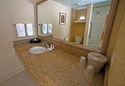 фото отеля Fairfield Inn & Suites Elizabeth City