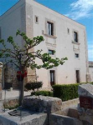 фото отеля Relais Torre Marabino