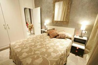 фото отеля La Hacienda Plaza Apartments Granada