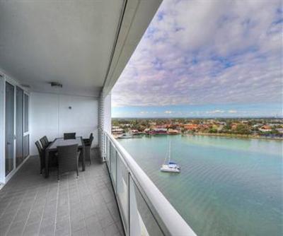 фото отеля Waters Edge Luxury at Mandurah - By The Estuary