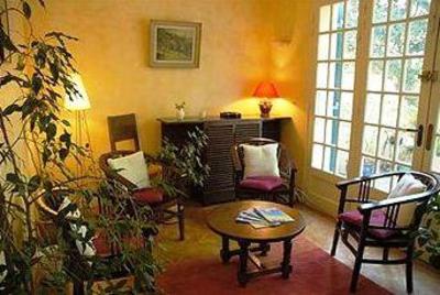 фото отеля Logis Hostellerie le Blason de Provence