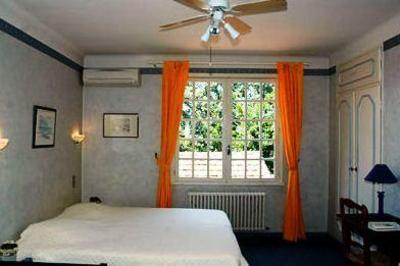 фото отеля Logis Hostellerie le Blason de Provence
