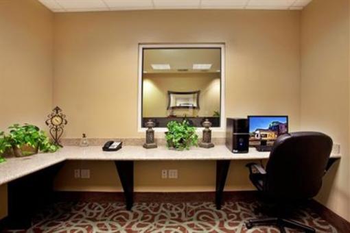 фото отеля Holiday Inn Express Eunice