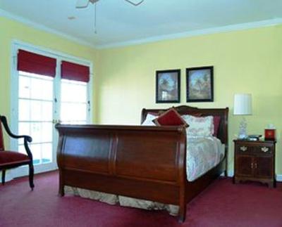 фото отеля Russell Roost Bed and Breakfast