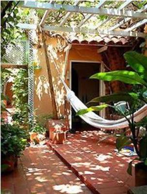 фото отеля Les Lezards Bed & Breakfast