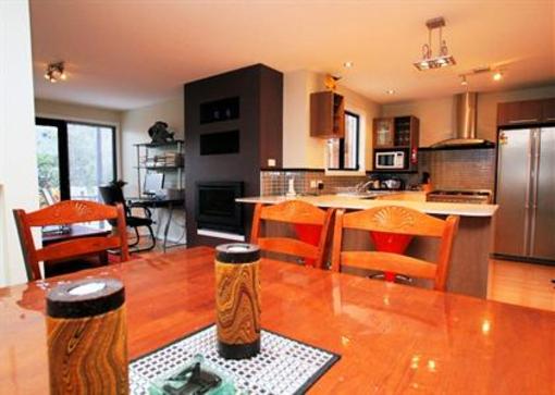 фото отеля Oakley Place Townhouse Hobart