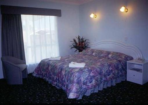 фото отеля Runaway Bay Motor Inn