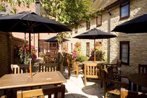 фото отеля The Queens Head Hotel Milton Ernest