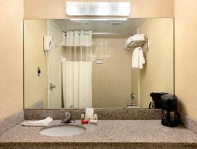 фото отеля Ramada Inn Bowling Green