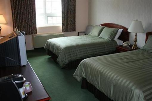 фото отеля Edgewater Hotel